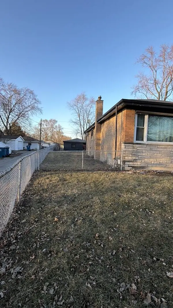 523 E 149th ST, Harvey, IL 60426