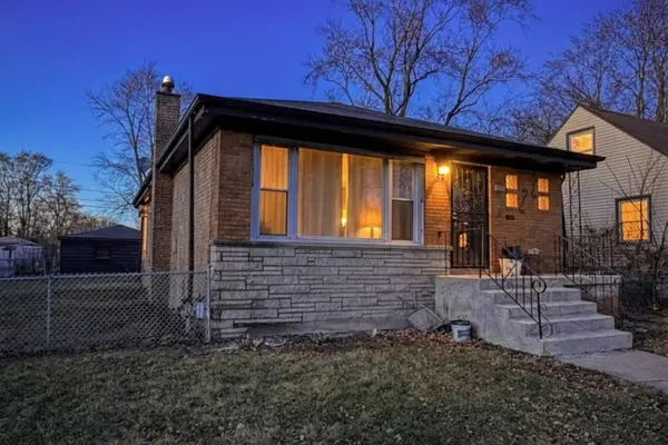 523 E 149th ST, Harvey, IL 60426