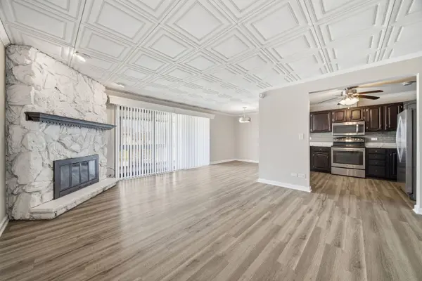 15700 86th AVE #104, Orland Park, IL 60462