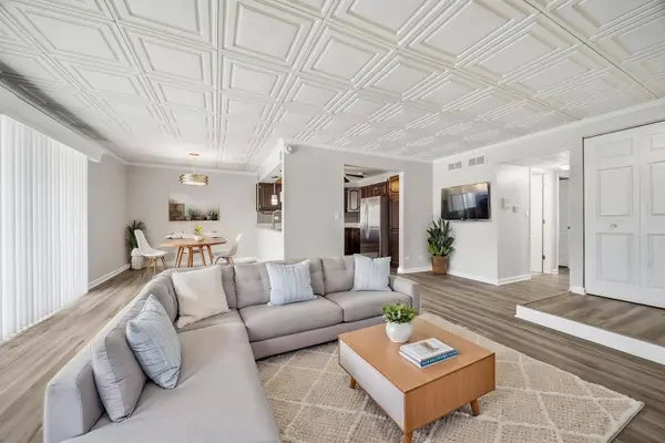 15700 86th AVE #104, Orland Park, IL 60462