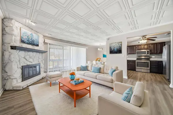 15700 86th AVE #104, Orland Park, IL 60462