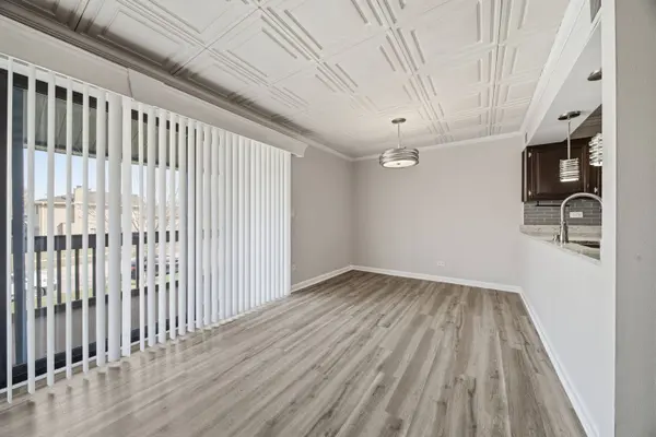 15700 86th AVE #104, Orland Park, IL 60462