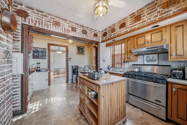 15 E 155th ST, Harvey, IL 60426