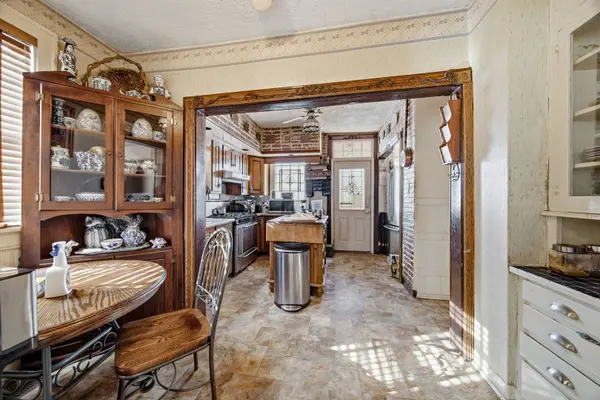 15 E 155th ST, Harvey, IL 60426