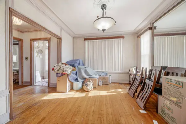 15 E 155th ST, Harvey, IL 60426