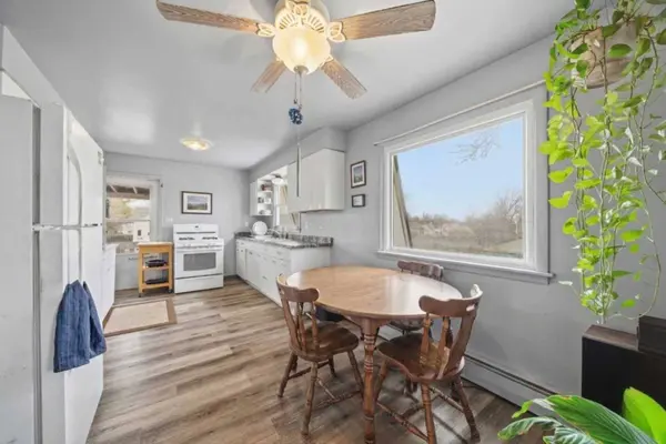 12815 Clinton ST, Blue Island, IL 60406