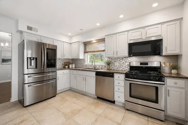 835 Maple RD, Flossmoor, IL 60422