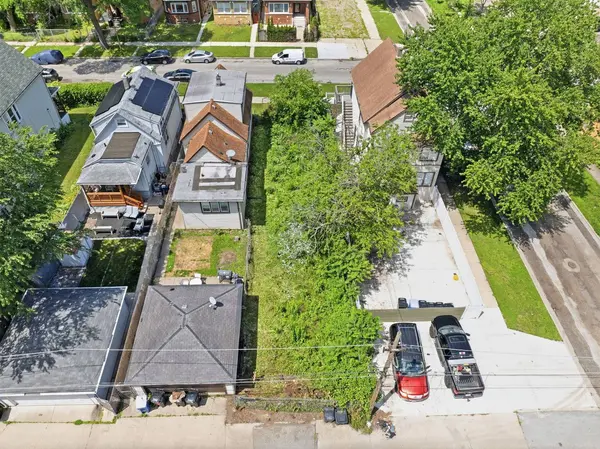 305 W 117th ST, Chicago, IL 60628