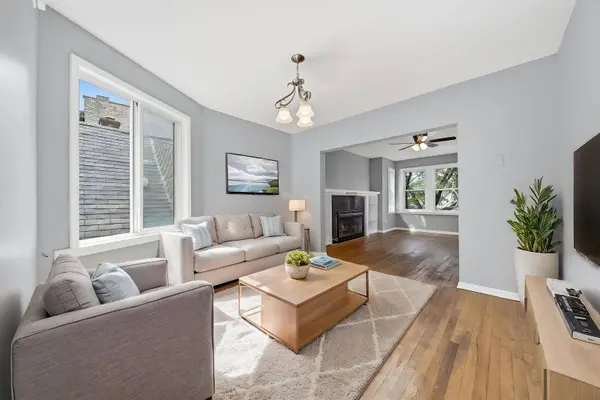 7949 S Marquette AVE, Chicago, IL 60617