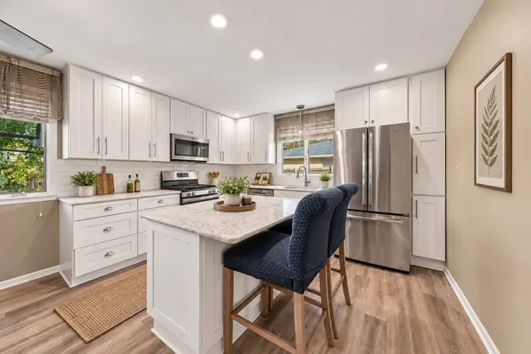 907 Lark ST, Peotone, IL 60468