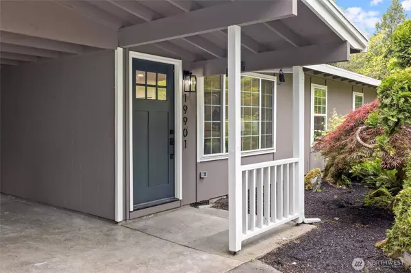 19901 NE 158th ST, Woodinville, WA 98077