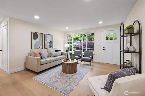 19901 NE 158th ST, Woodinville, WA 98077