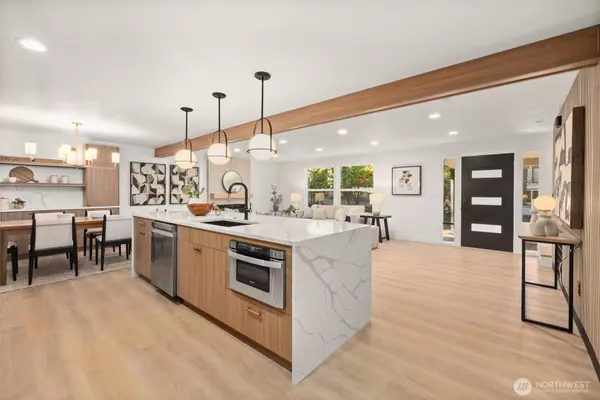 10406 115th PL NE, Kirkland, WA 98033