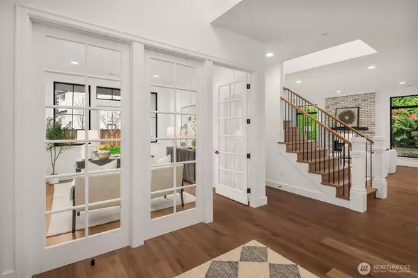 13988 SE 5th ST, Bellevue, WA 98005