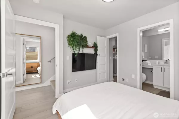 3638 36th AVE S #D, Seattle, WA 98144