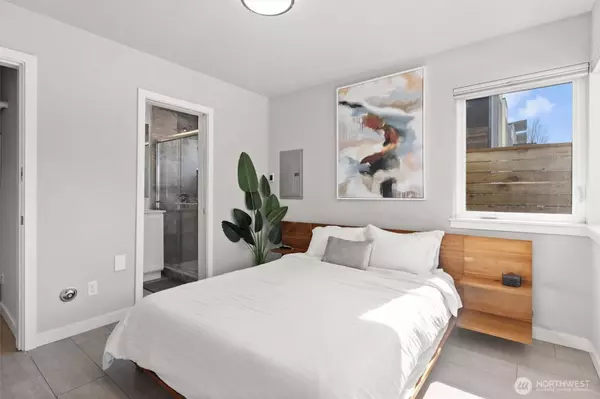 3638 36th AVE S #D, Seattle, WA 98144