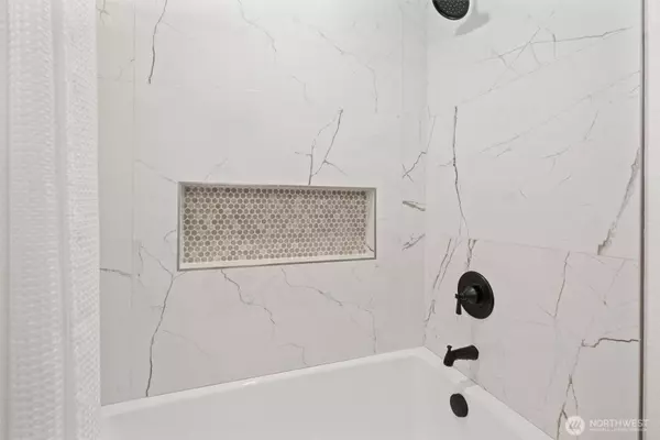 10406 115th Place NE, Kirkland, WA 98033