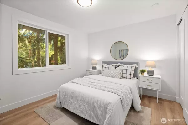 10406 115th Place NE, Kirkland, WA 98033