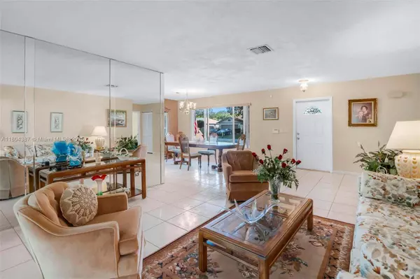 11906 SW 59th Ct, Cooper City, FL 33330