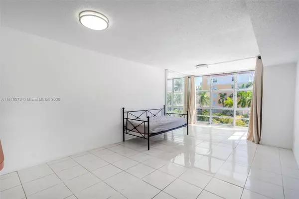 210 172nd St #438, Sunny Isles Beach, FL 33160