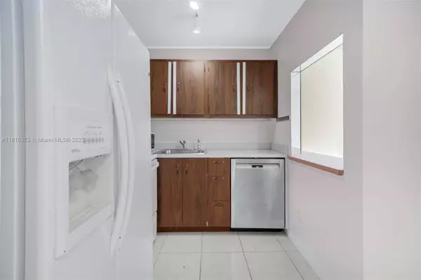 210 172nd St #438, Sunny Isles Beach, FL 33160