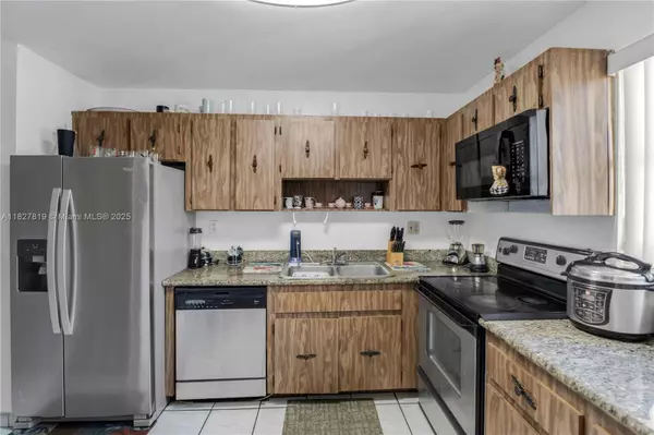 9280 Fontainebleau Blvd #206, Miami, FL 33172