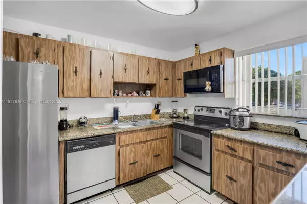 9280 Fontainebleau Blvd #206, Miami, FL 33172