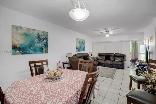 9280 Fontainebleau Blvd #206, Miami, FL 33172