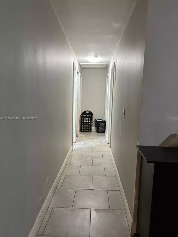 1296 W 36th St, Riviera Beach, FL 33404