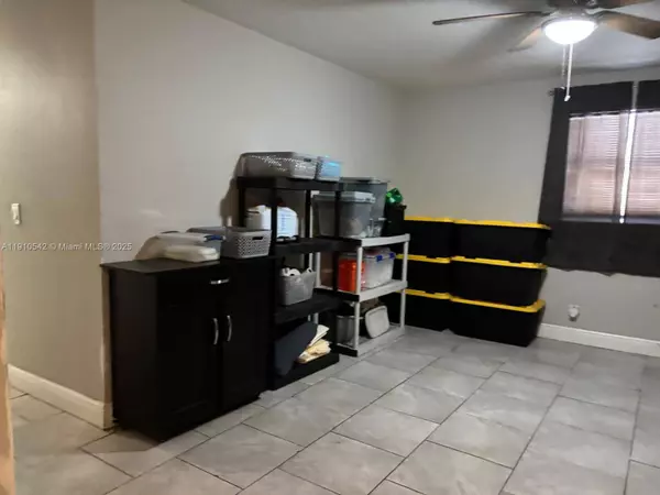 1296 W 36th St, Riviera Beach, FL 33404