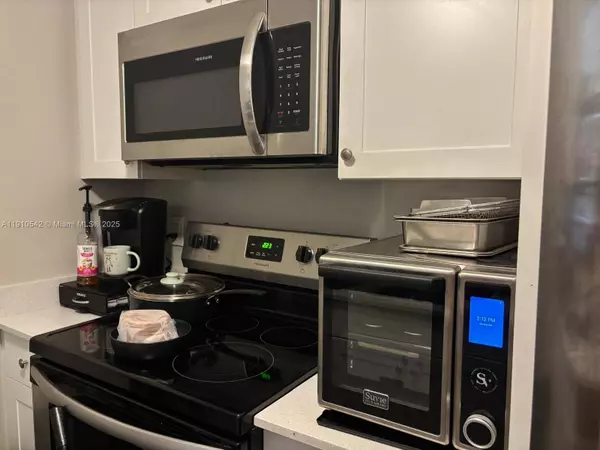 1296 W 36th St, Riviera Beach, FL 33404