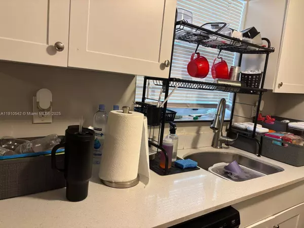 1296 W 36th St, Riviera Beach, FL 33404