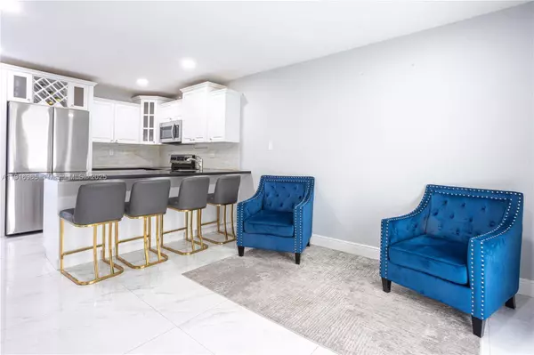 11510 SW 7th St, Sweetwater, FL 33174