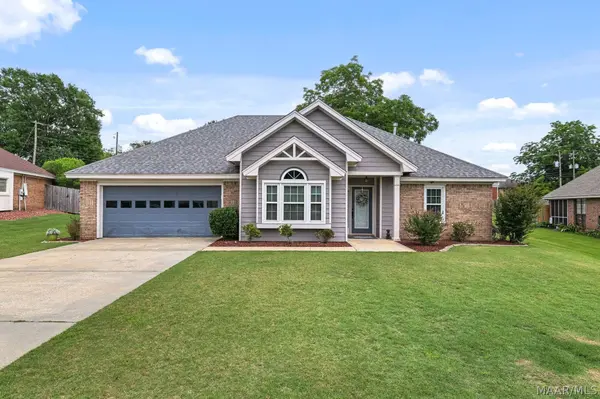 1722 Twelve Oaks LN, Prattville, AL 36066
