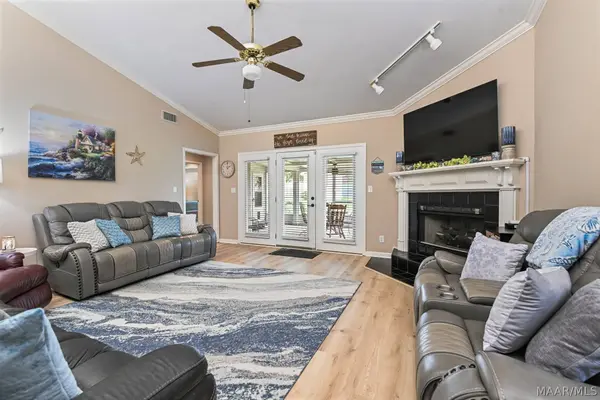 1722 Twelve Oaks LN, Prattville, AL 36066