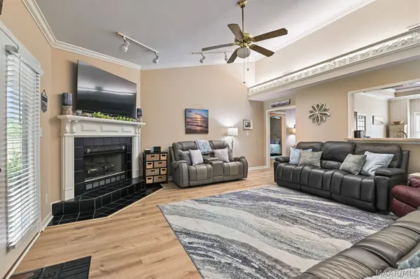 1722 Twelve Oaks LN, Prattville, AL 36066