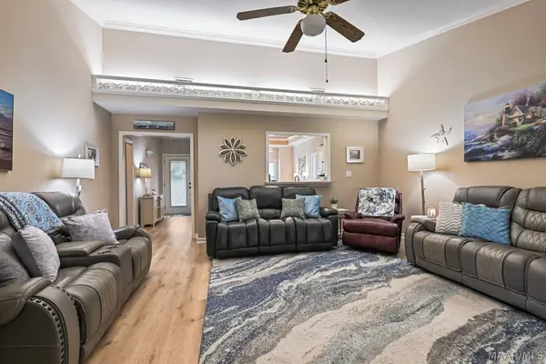 1722 Twelve Oaks LN, Prattville, AL 36066