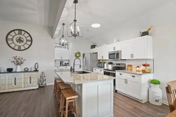 2037 Dawson's Mill LN, Prattville, AL 36067