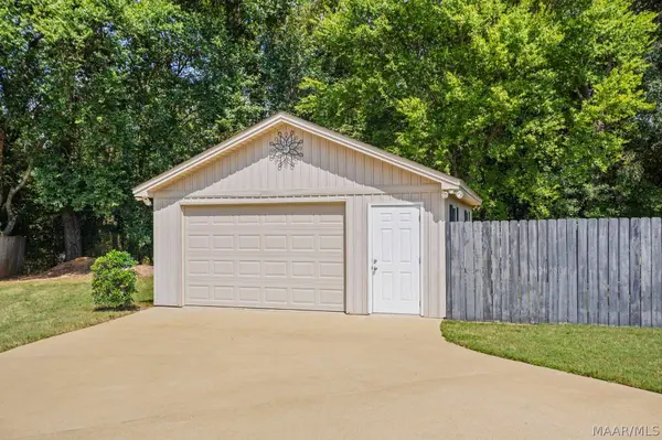 286 Jennifer LN, Deatsville, AL 36022