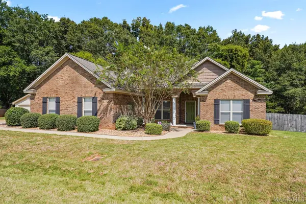286 Jennifer LN, Deatsville, AL 36022