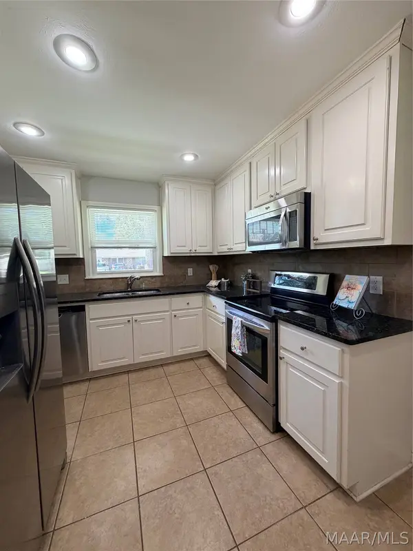 130 N Nichols ST, Prattville, AL 36066