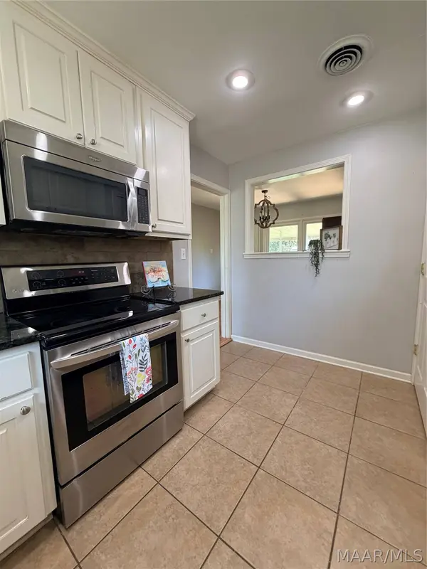 130 N Nichols ST, Prattville, AL 36066