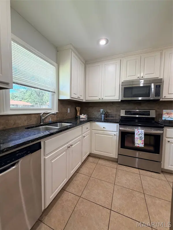 130 N Nichols ST, Prattville, AL 36066