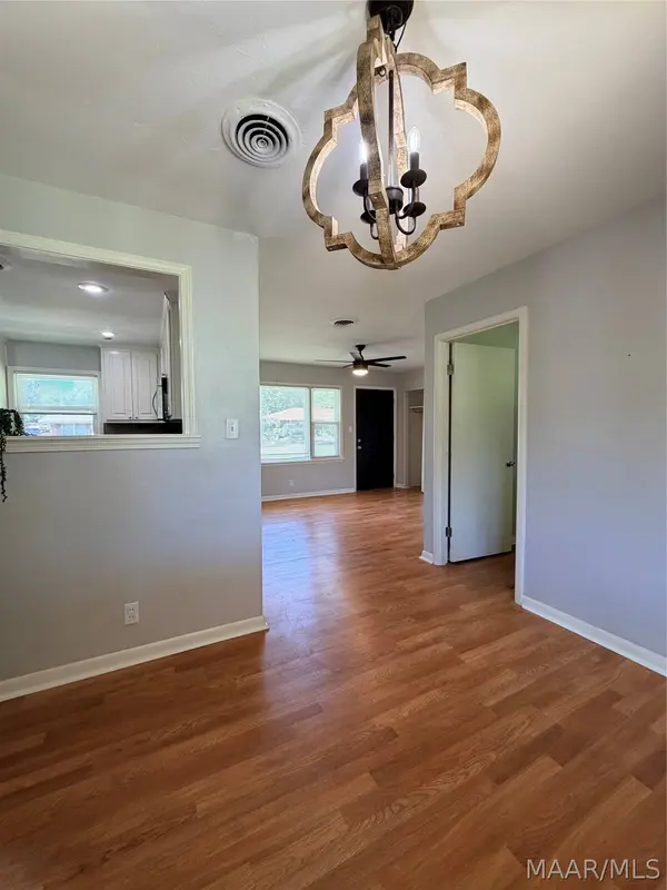 130 N Nichols ST, Prattville, AL 36066