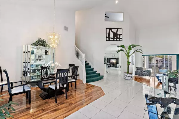 13166 73RD AVE, Seminole, FL 33776