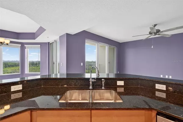 10851 MANGROVE CAY LN NE #1012, St Petersburg, FL 33716