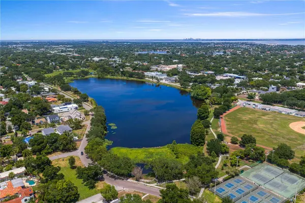 1175 HIGHLAND CT N, St Petersburg, FL 33701