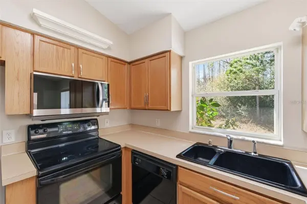 8618 VILLA LARGO DR, Tampa, FL 33614