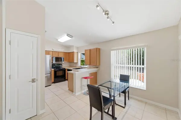 8618 VILLA LARGO DR, Tampa, FL 33614