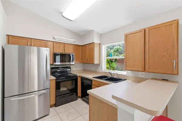 8618 VILLA LARGO DR, Tampa, FL 33614